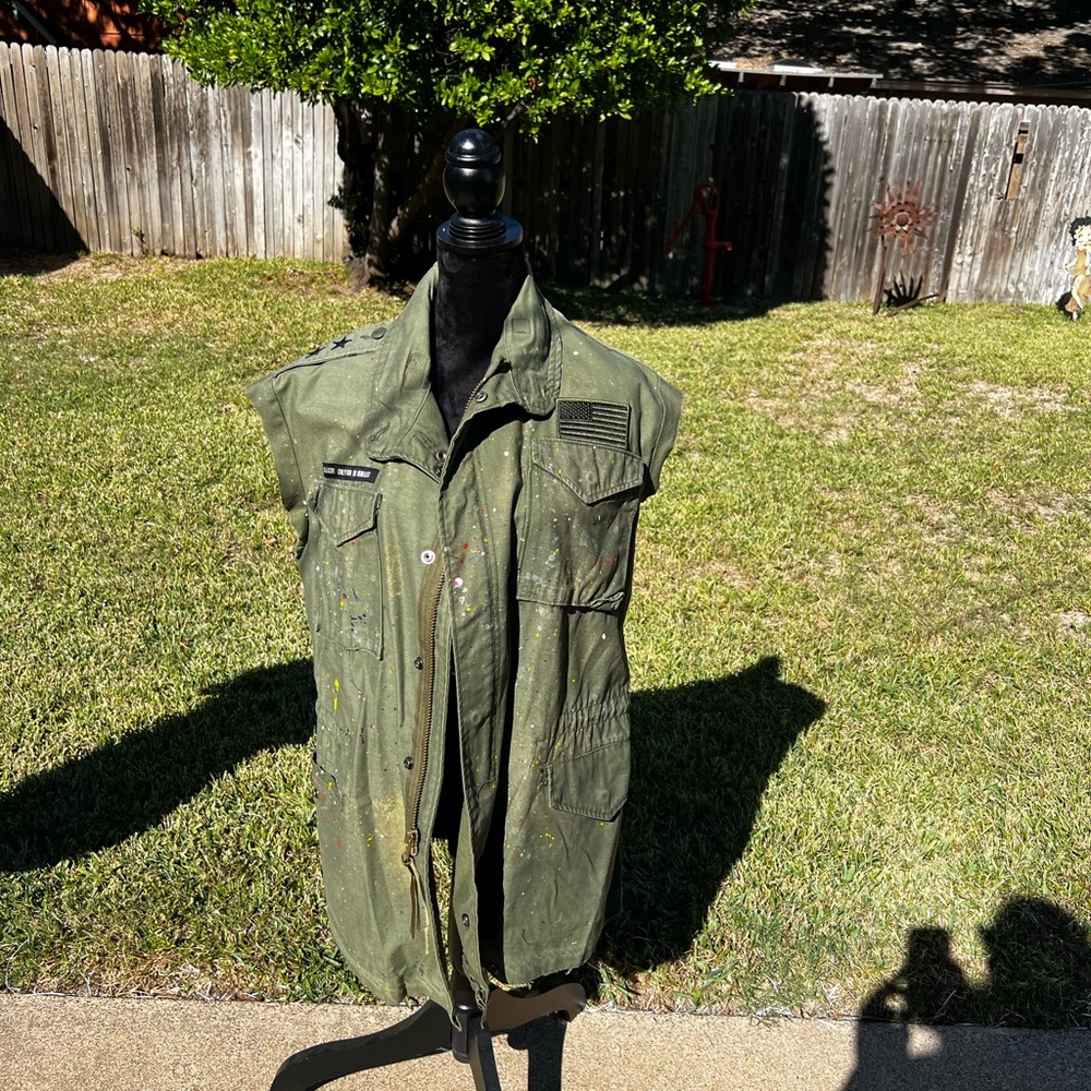 Like New Oak & Acorn Green Sleeveless Jacket